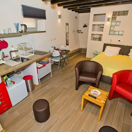 St. Stephen's Square *