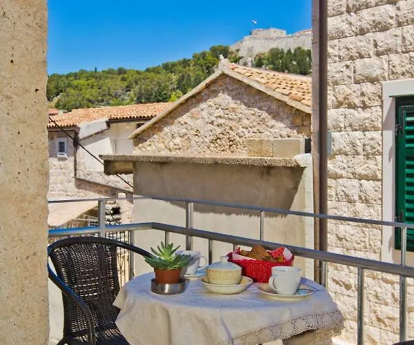 St. Stephen's Square Lejlighed *